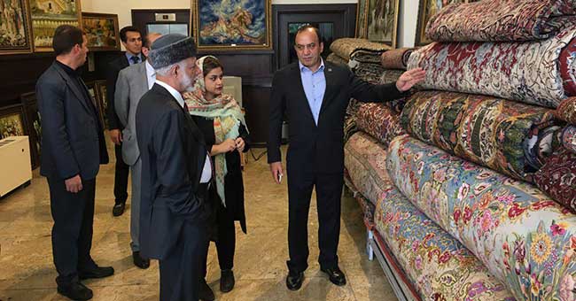 دیدار وزیر امور خارجه عمان از فرش عظیم زاده