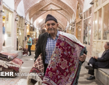 واگذاری سهم بازار فرش تبریز به رقبای خارجی